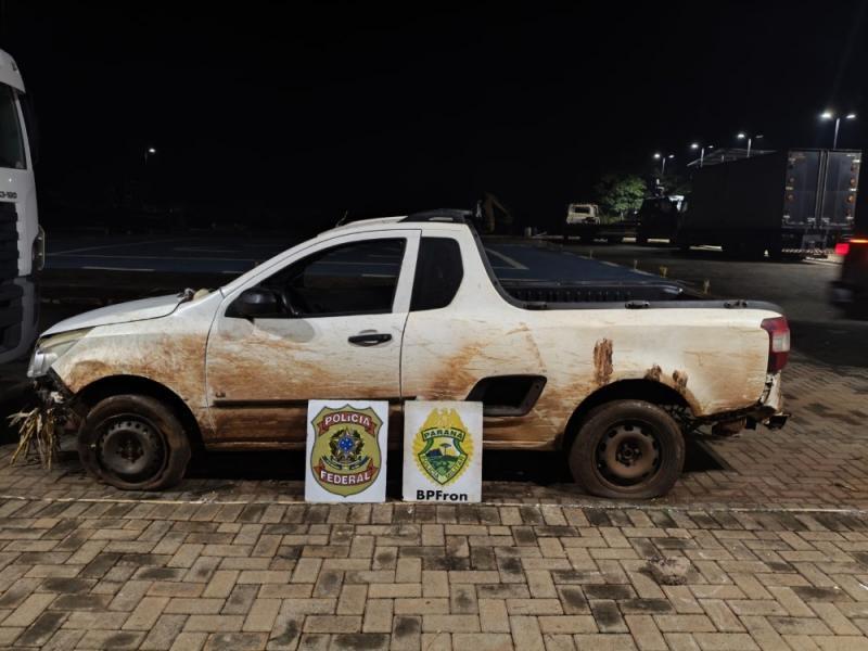 Dois carros com cigarros são apreendidos após perseguição no interior de Guaíra