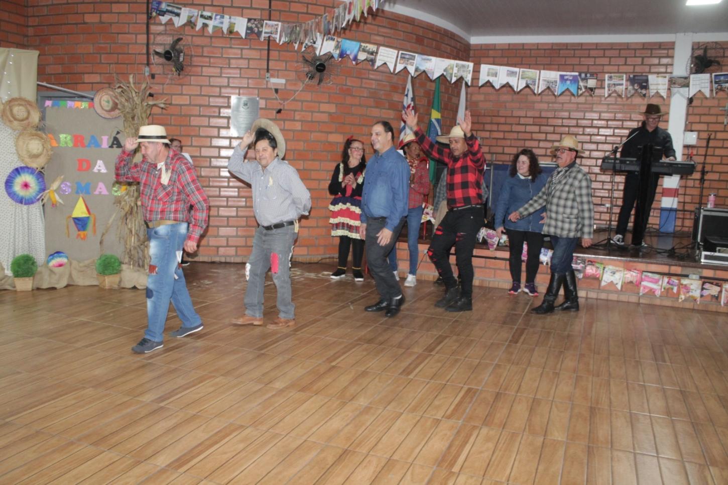 Festa Junina dos Clubes da Terceira Idade promove integração e alegria em Palotina