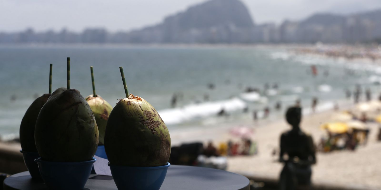 Gastos de turistas estrangeiros no Brasil atingem R$ 25 bilhões, marcando novo recorde