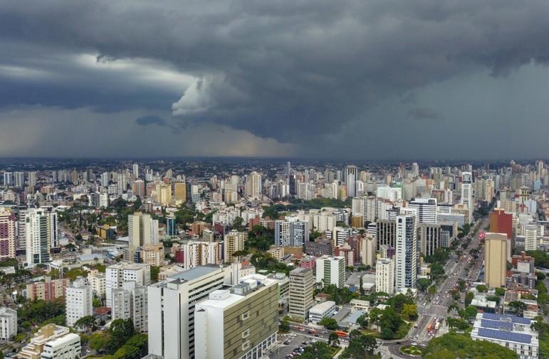 Maio registrou chuvas acima e temperaturas abaixo da média no Paraná, aponta Simepar