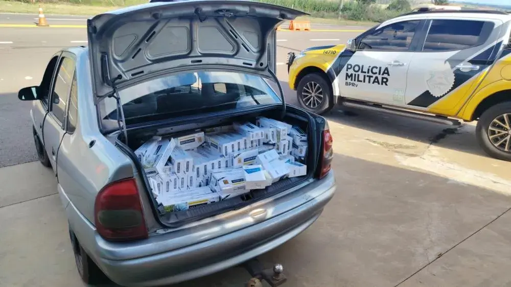 Operação policial apreende 175 pacotes de cigarros contrabandeados na PRC-272, em Iporã