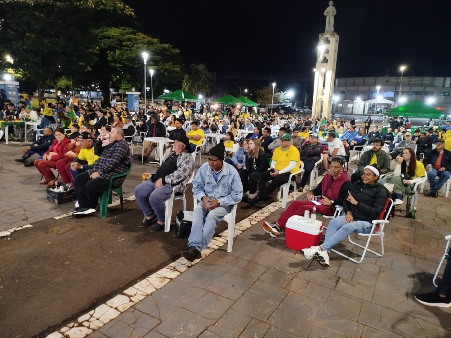 Prefeitura de Palotina instala telão de LED para transmissão do jogo do Brasil na Copa do Mundo