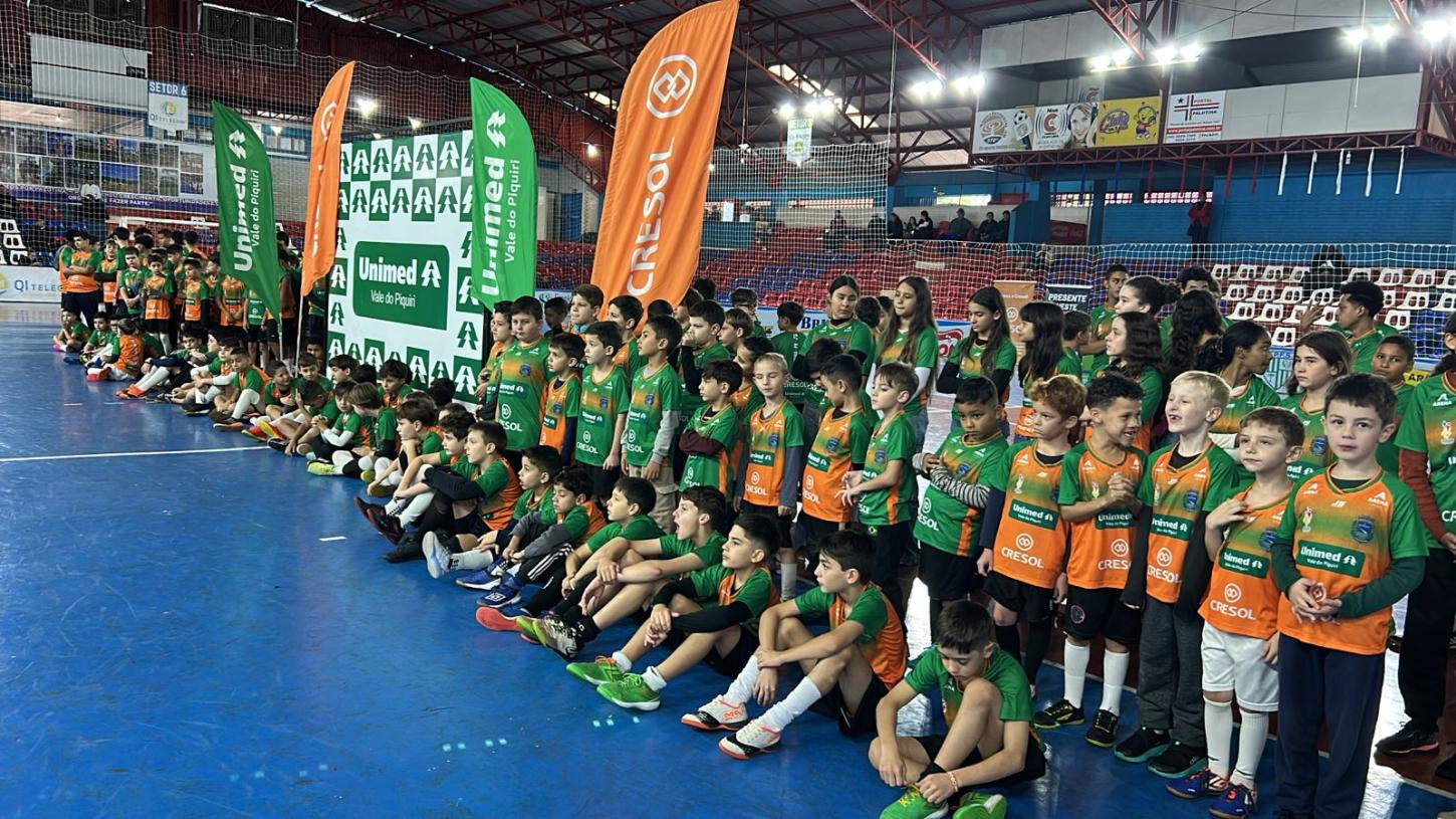 1º Festival de Futsal Infantil reúne famílias, celebra o esporte e marca entrega de uniformes em Palotina