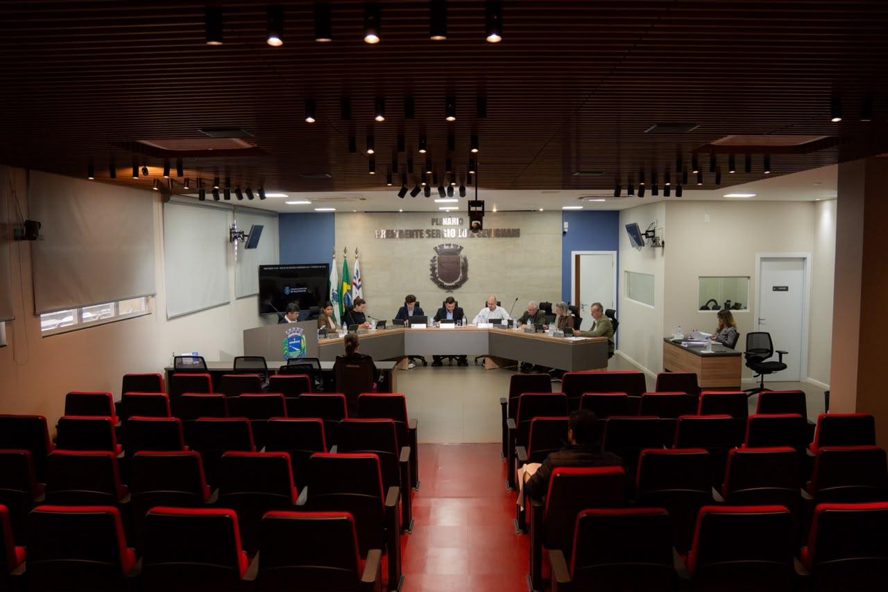 Câmara de Palotina aprova projetos e requerimento durante sessão ordinária