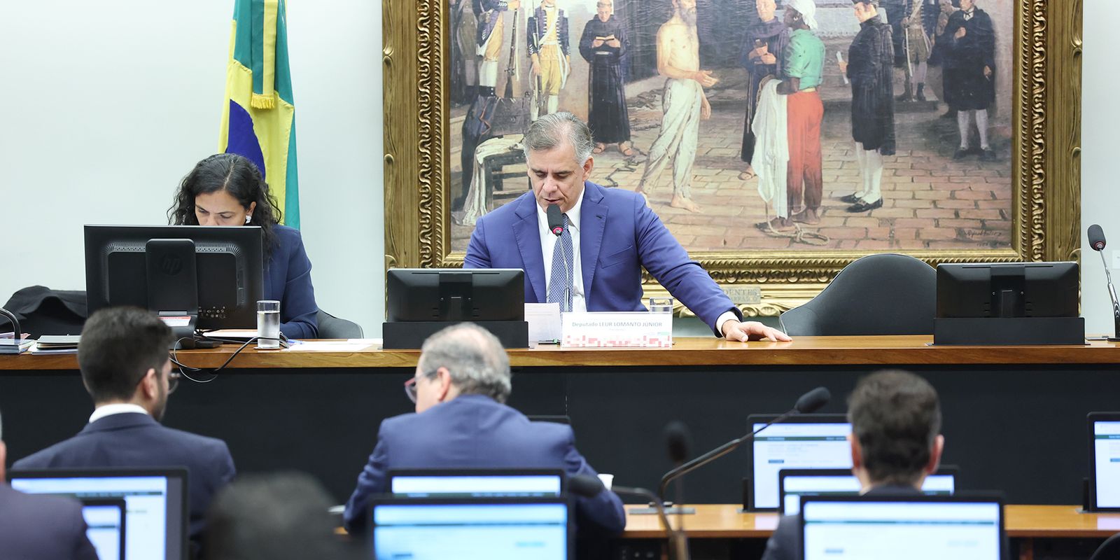 CCJ da Câmara avança com PEC que extingue aposentadoria compulsória para juízes