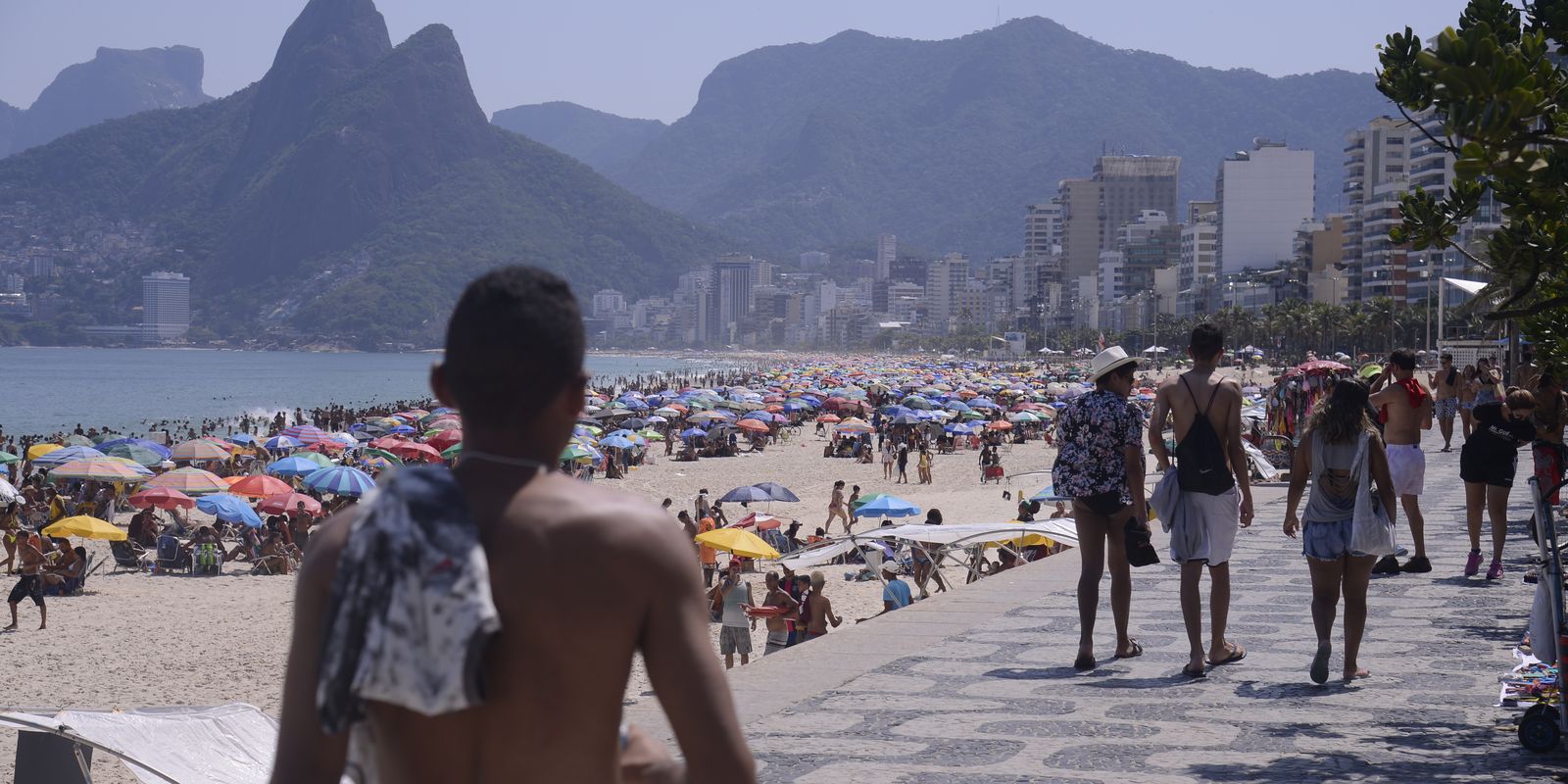 CNDH critica a execução do Programa Tolerância Zero contra ambulantes no Rio