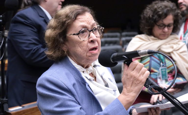 Câmara aprova canais 24 horas para atendimento de mulheres vítimas de violência