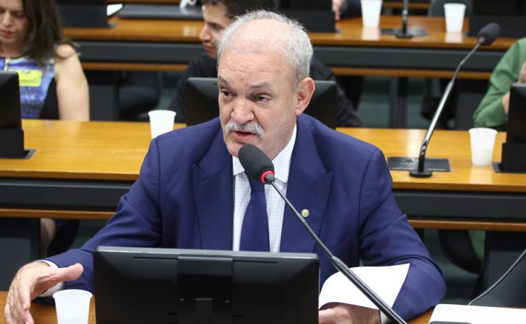 Câmara dos Deputados aprova diretrizes para fortalecer a inclusão escolar de pessoas com deficiência
