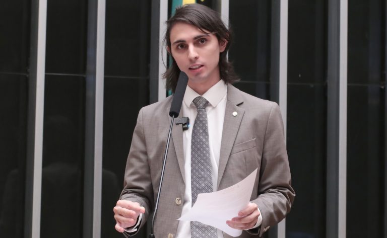Comissão da Câmara dos Deputados aprova política de promoção da Língua Brasileira de Sinais