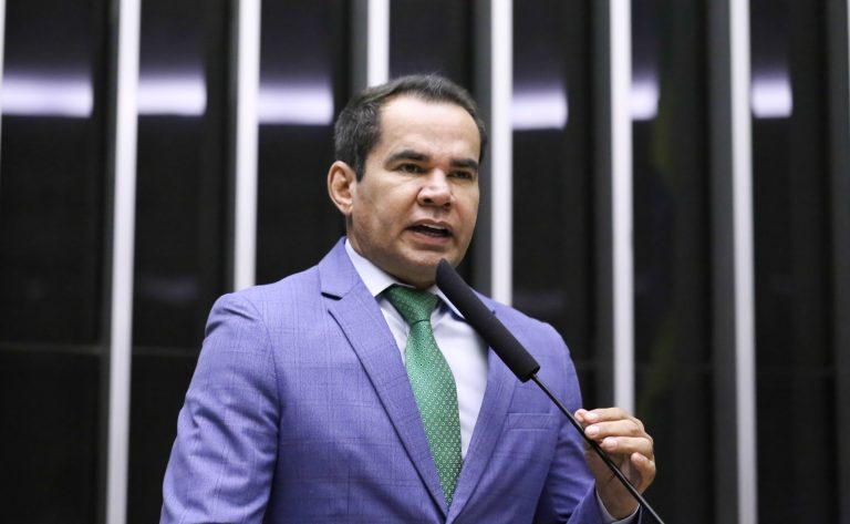 CCJ da Câmara aprova projeto para qualificação profissional de pessoas com deficiência no setor cultural
