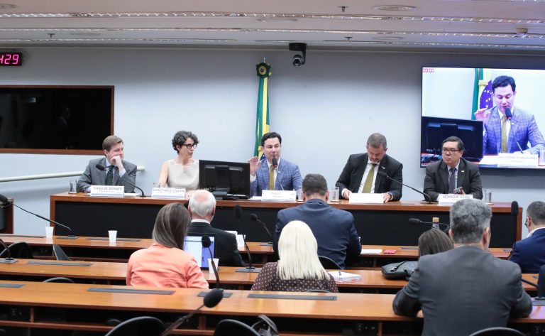 Especialistas defendem manutenção do prazo de 20 anos para patentes de medicamentos no Brasil
