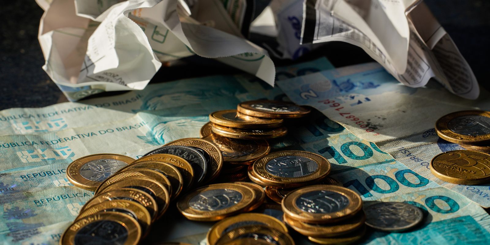 Crescimento da economia brasileira em maio é de 0,7%, impulsionado pelo consumo das famílias
