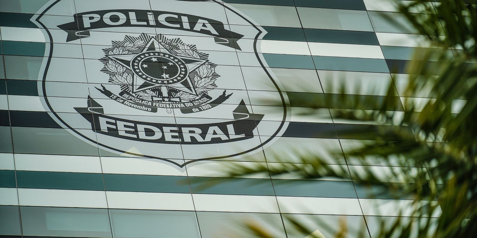 Flávio Bolsonaro nega calúnia contra Lula em defesa entregue à PF