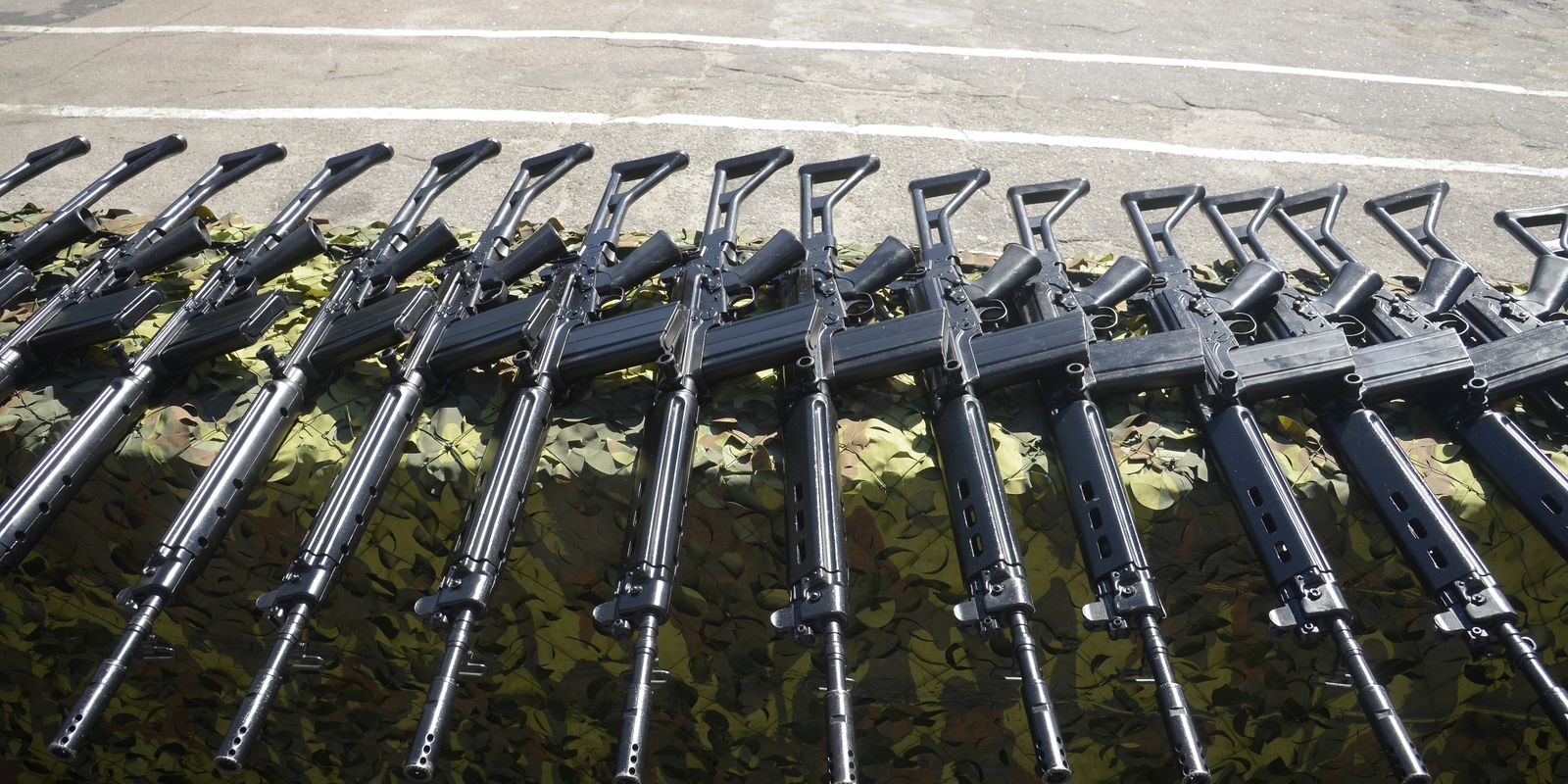 Rio de Janeiro exige recadastramento de armas de uso restrito da polícia