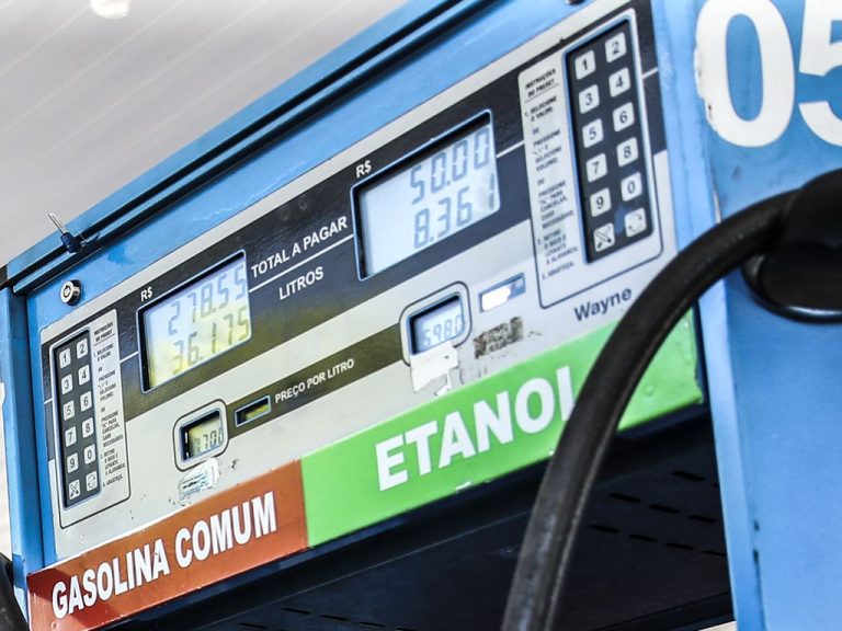 Hugo Motta elogia elevação do percentual de etanol na gasolina