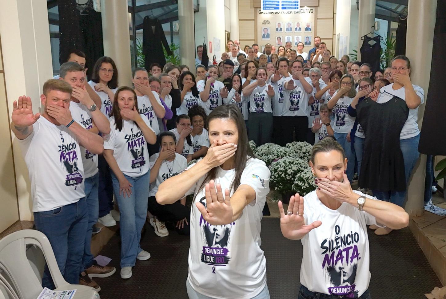 Maripá promove ação de conscientização contra a violência à mulher mesmo com chuva
