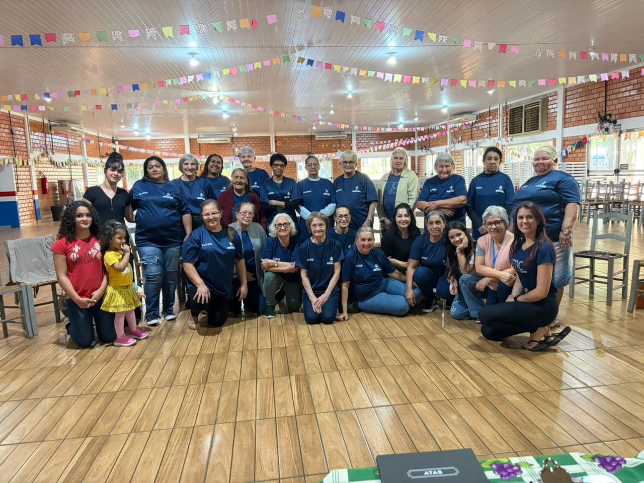 Novo Clube da Terceira Idade é formado no Bairro Pioneiro durante atividades do PAIF