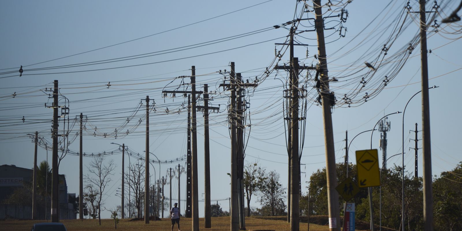Acidentes com a rede elétrica aumentam no Brasil em 2025, mas óbitos registram queda