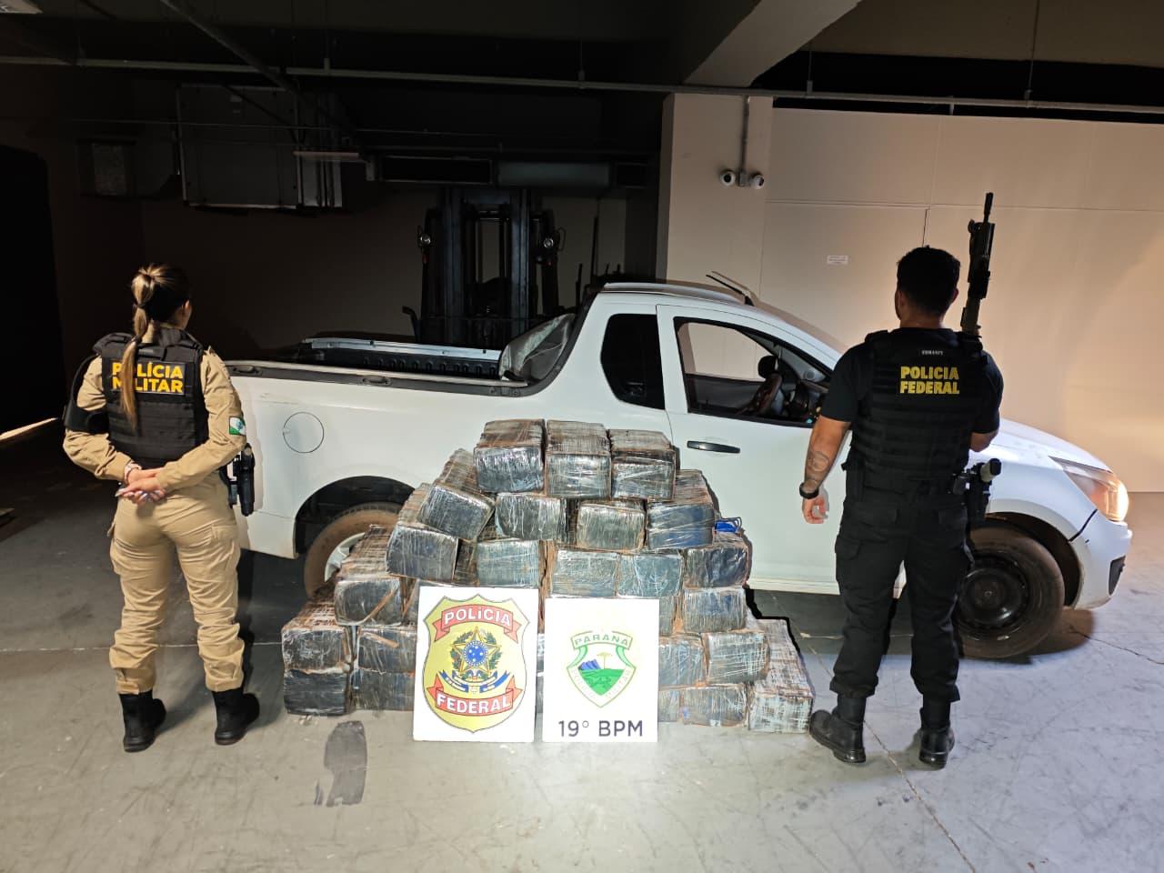 PF e PMPR apreendem 500 kg de maconha após perseguição em Guaíra