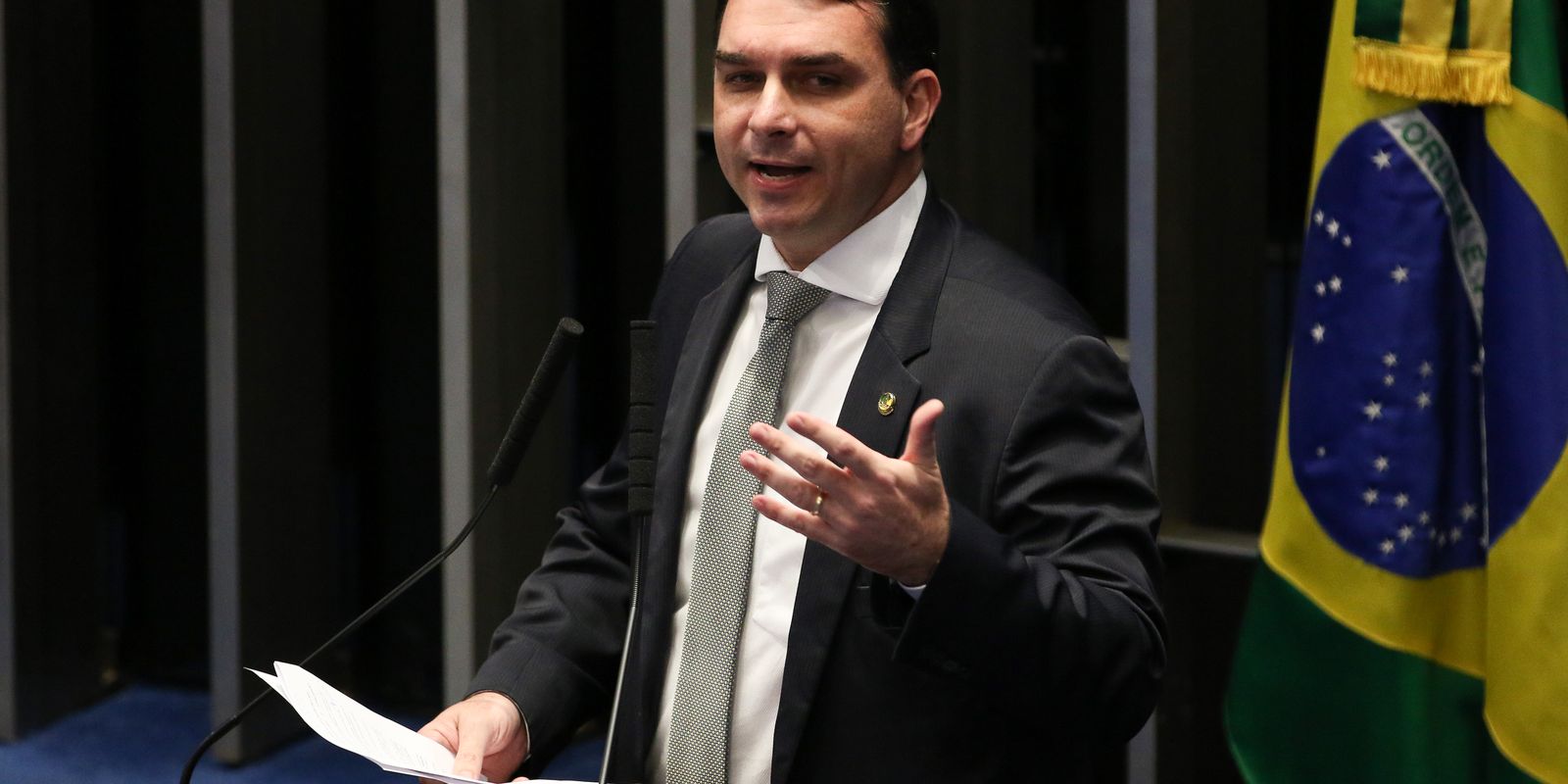 PGR solicita oitiva de Flávio Bolsonaro em inquérito sobre calúnia contra Lula