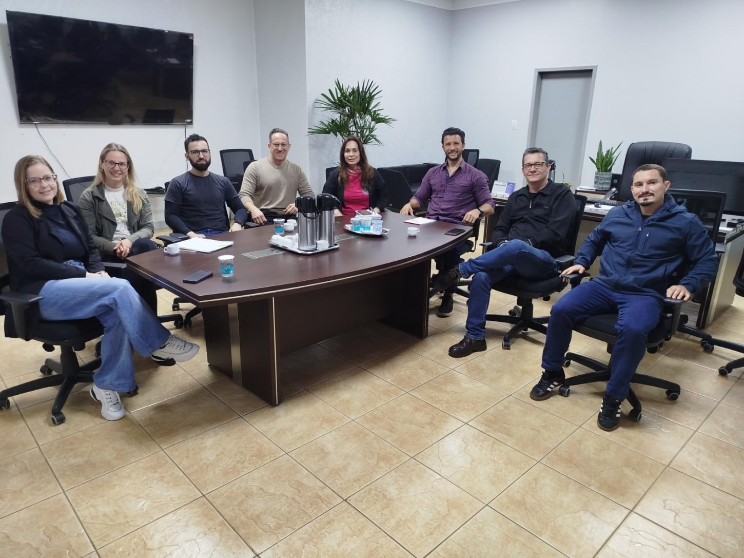 Prefeito recebe diretoria da AEAP e reforça diálogo com engenheiros e arquitetos