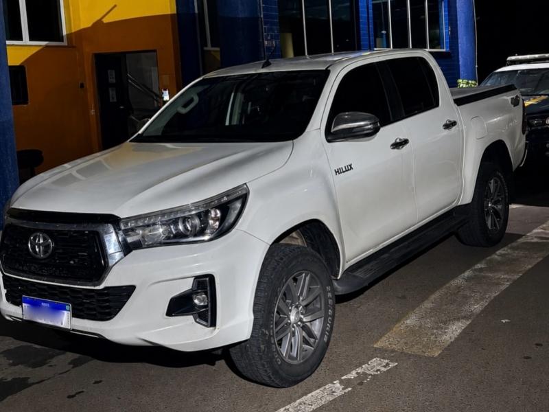 PRF de Guaíra recupera Hilux furtada antes mesmo de o proprietário perceber o crime