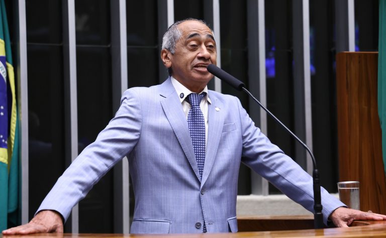 Câmara avalia proposta para programa nacional de defesa pessoal feminina
