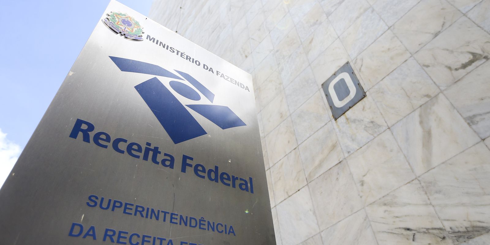 Receita reduz projeção de arrecadação do IR sobre dividendos para R$ 17,2 bilhões em 2024