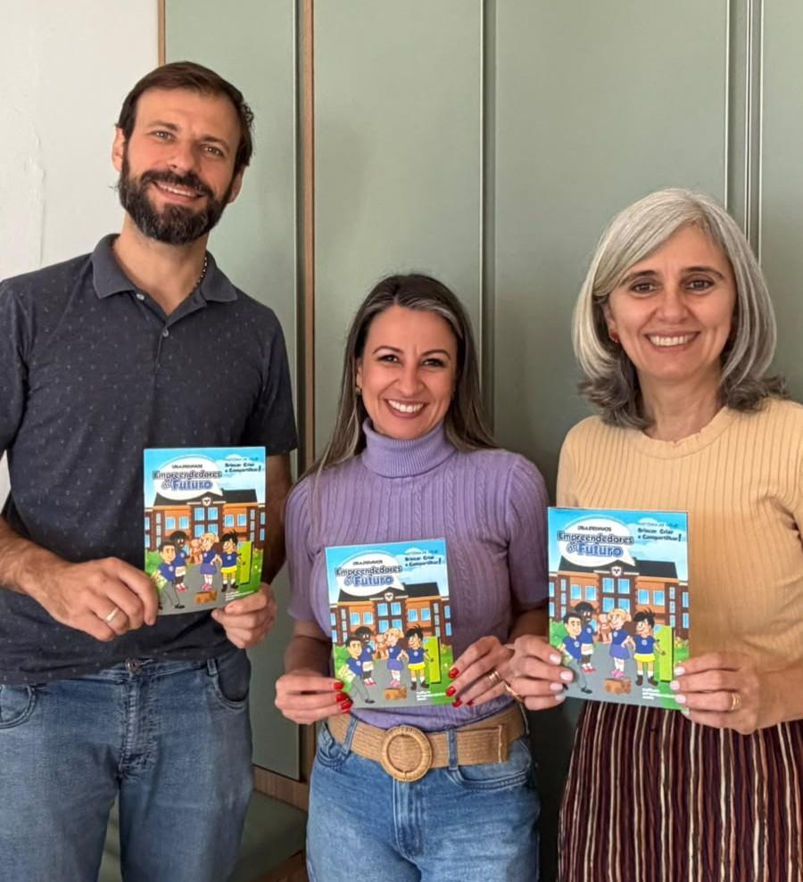 SEBRAE entrega material de Cultura Empreendedora para escolas da rede municipal de Palotina