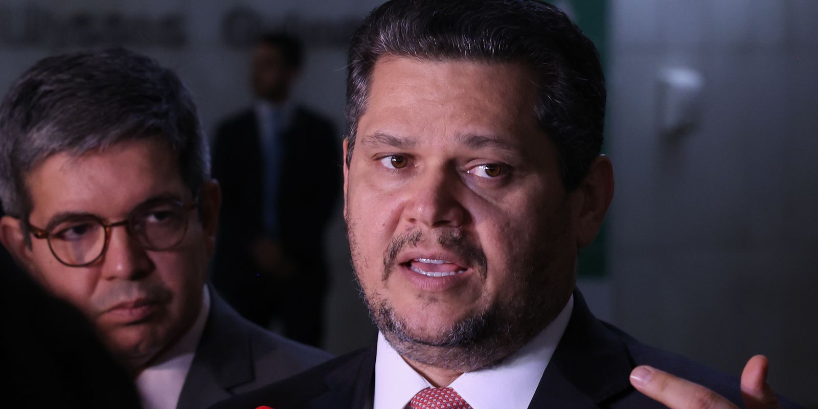 Senado recebe PEC do fim da escala 6x1 após envio de Alcolumbre para a CCJ