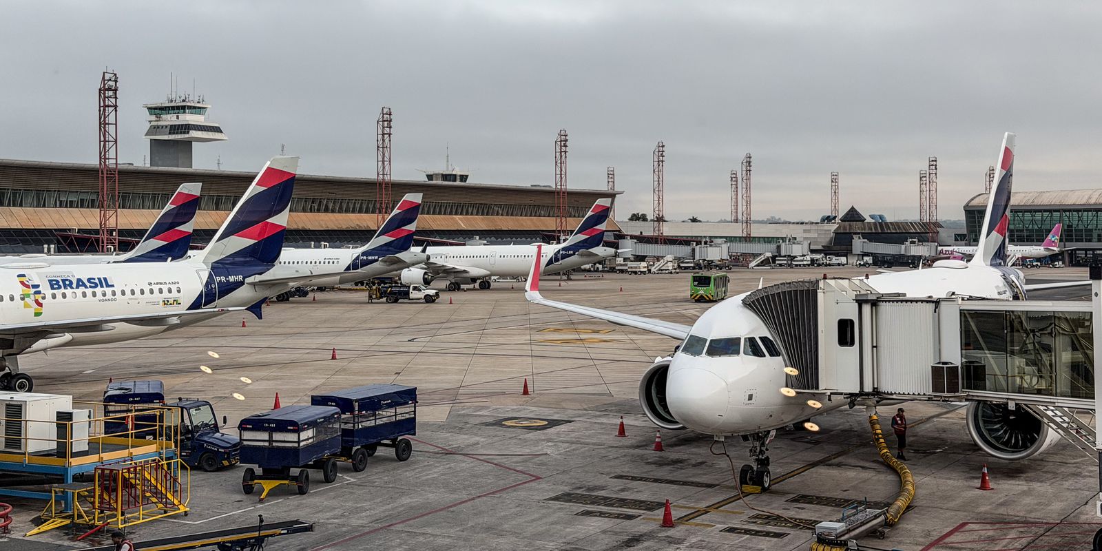 Anvisa publica novas normas de segurança sanitária para aviação civil no Brasil