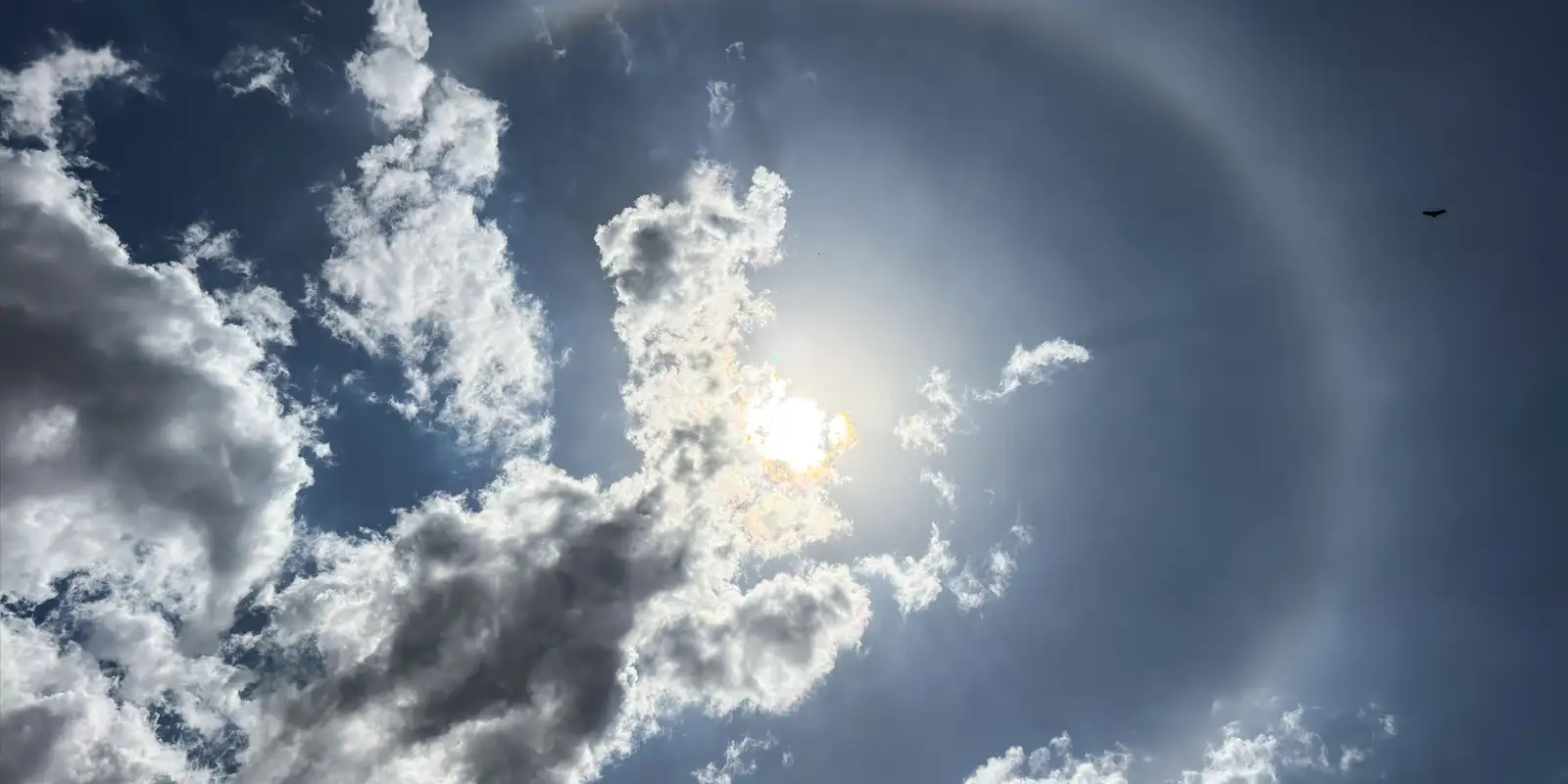 Halo solar encanta moradores do Centro-Oeste mas não indica chuva