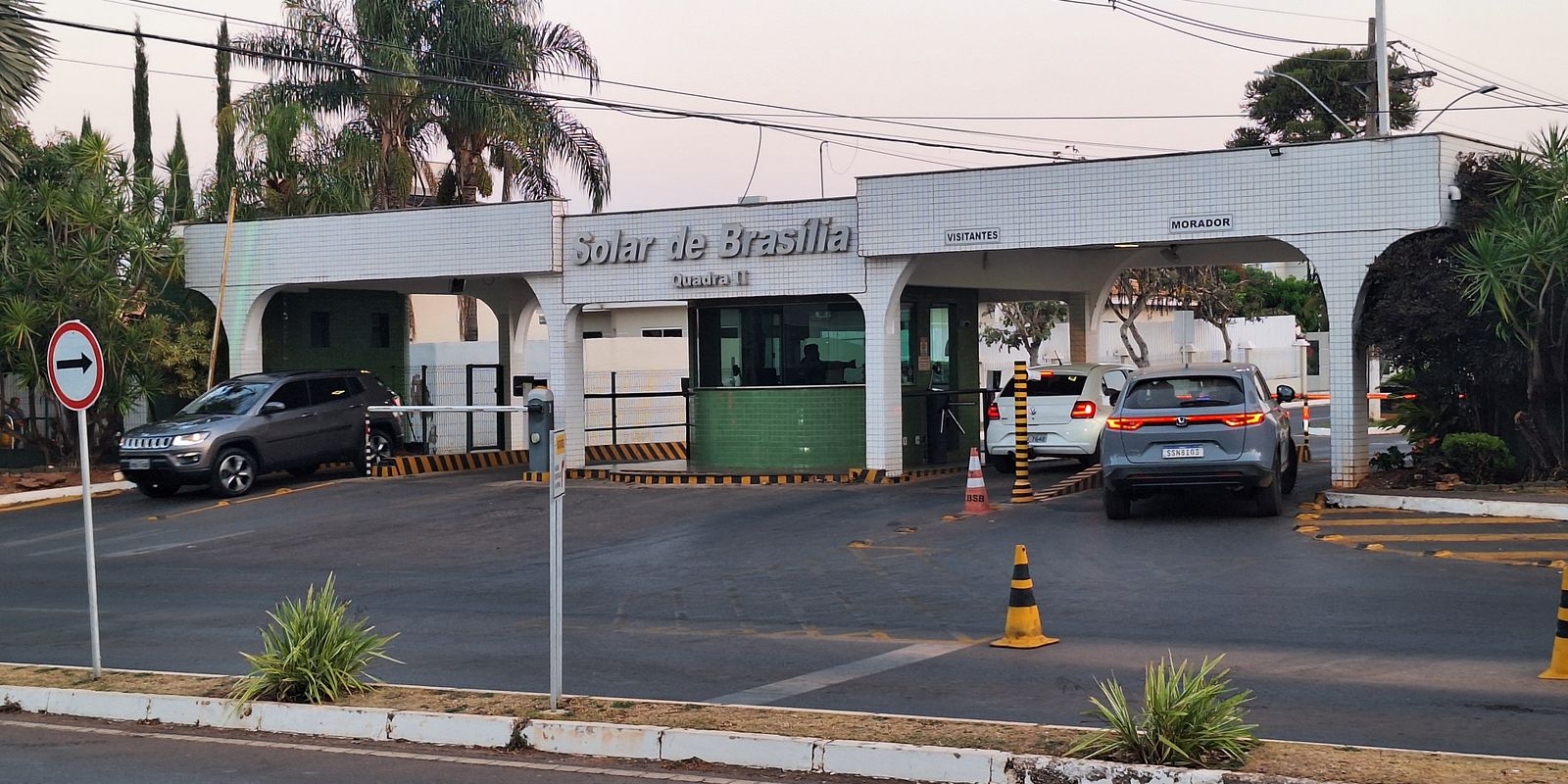 Bolsonaro pede liberação da prisão domiciliar para ver filhos no Dia dos Pais