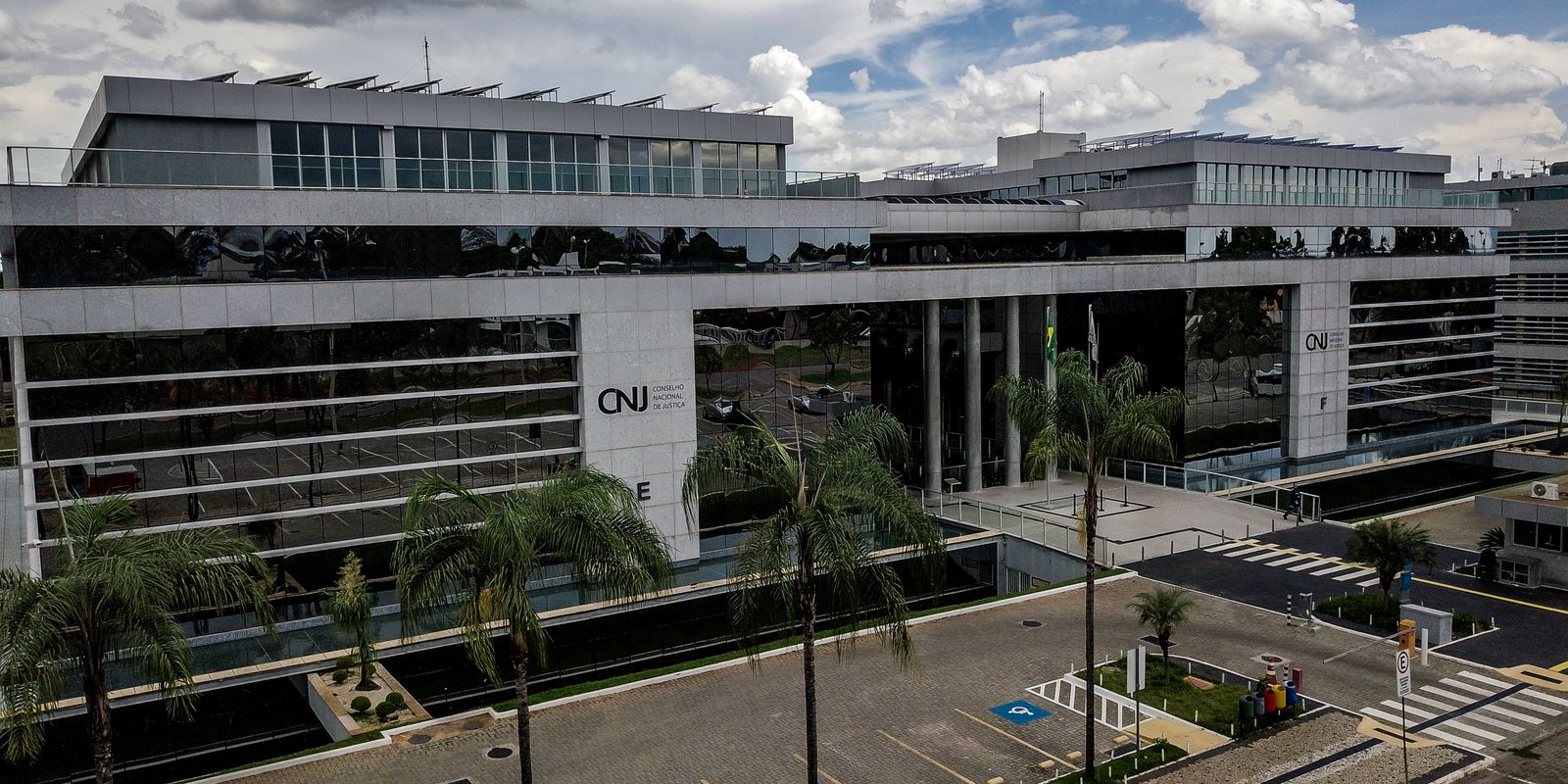 CNJ extingue a aposentadoria compulsória para punir infrações de juízes