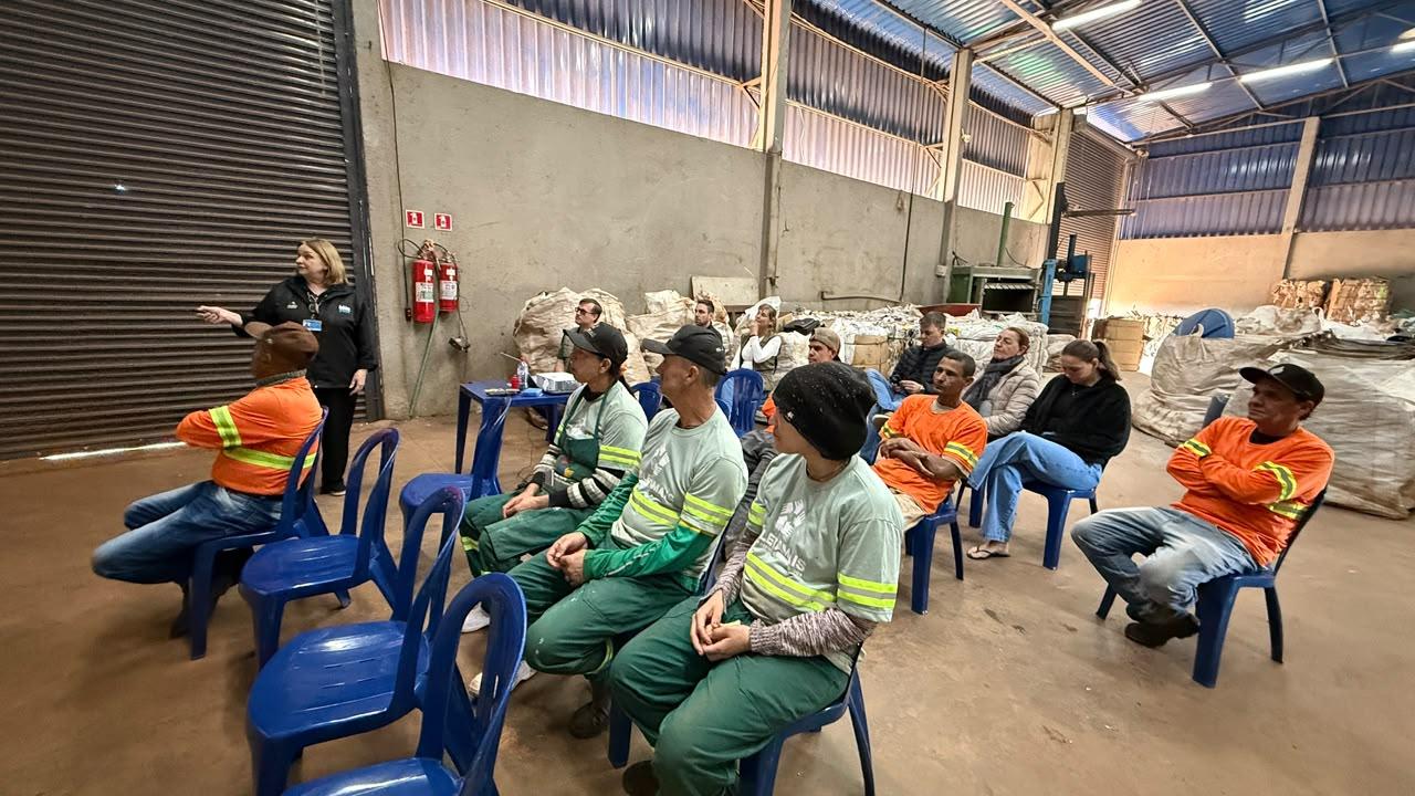 Colaboradores da RECIMA participam de oficina sobre metodologia 5S na UVR de Maripá