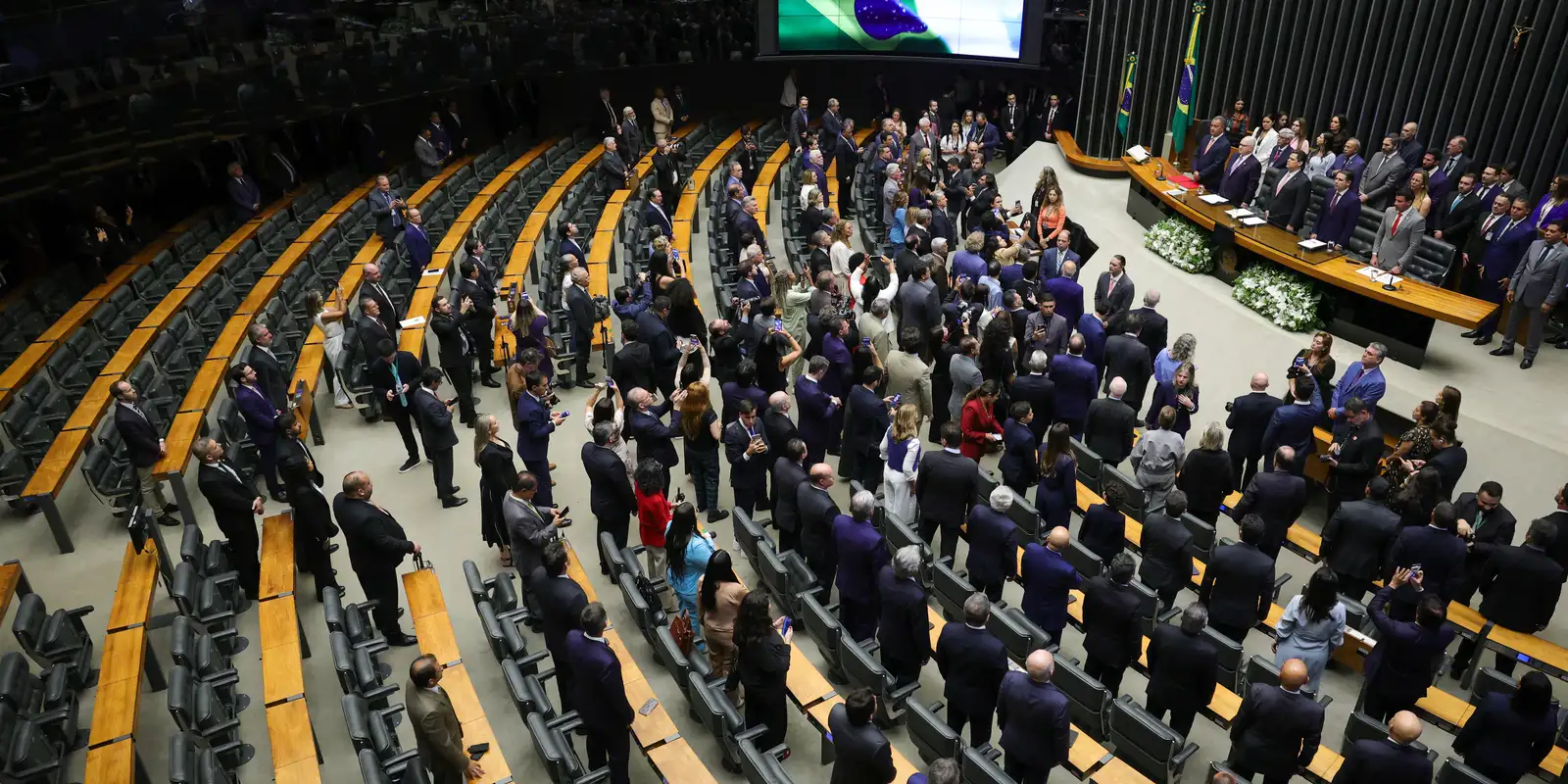 Congresso decide hoje sobre a taxa das blusinhas em votação na Câmara