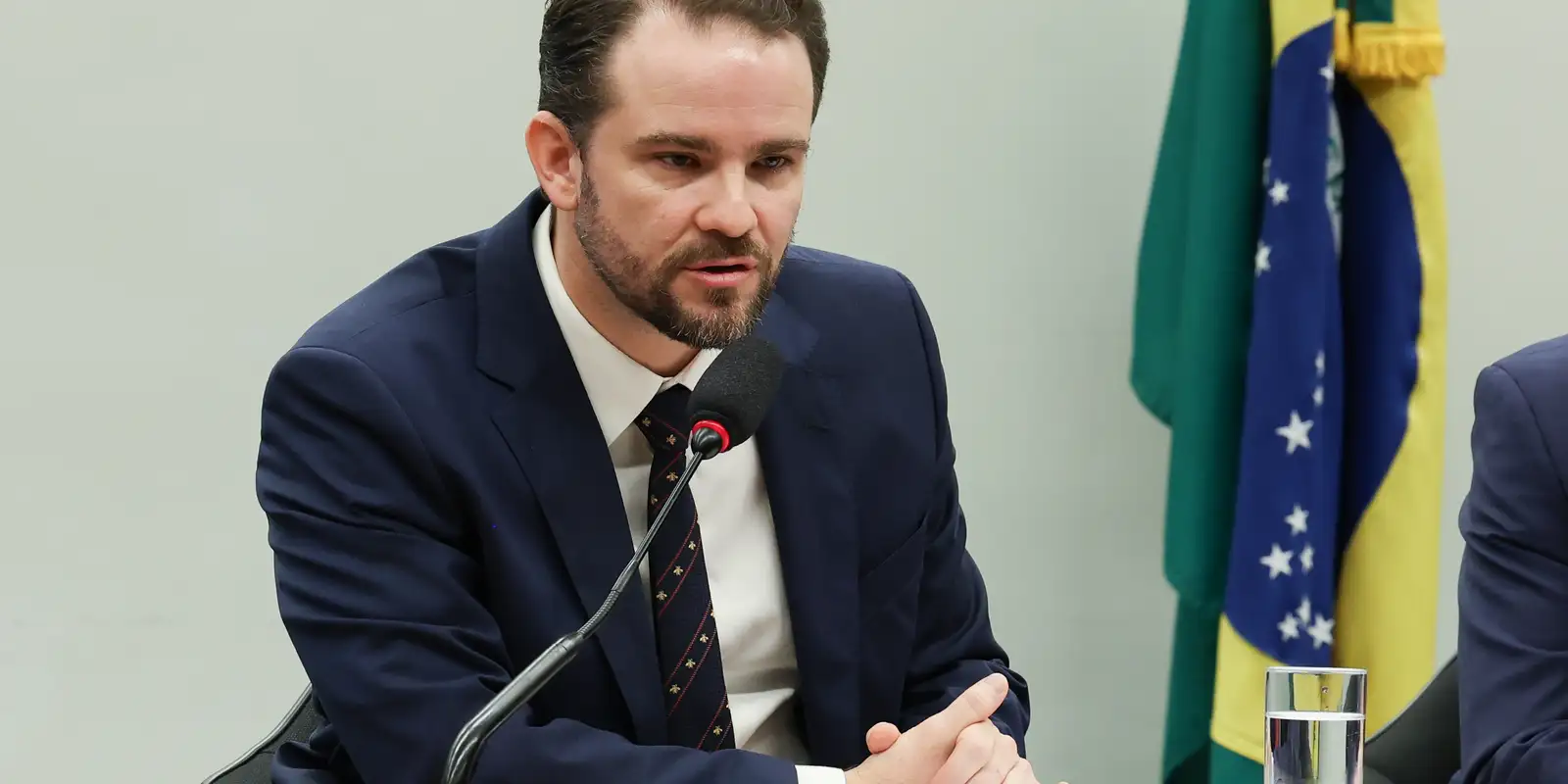 Fazenda autoriza operações de crédito de R$ 12,9 bi para cinco estados