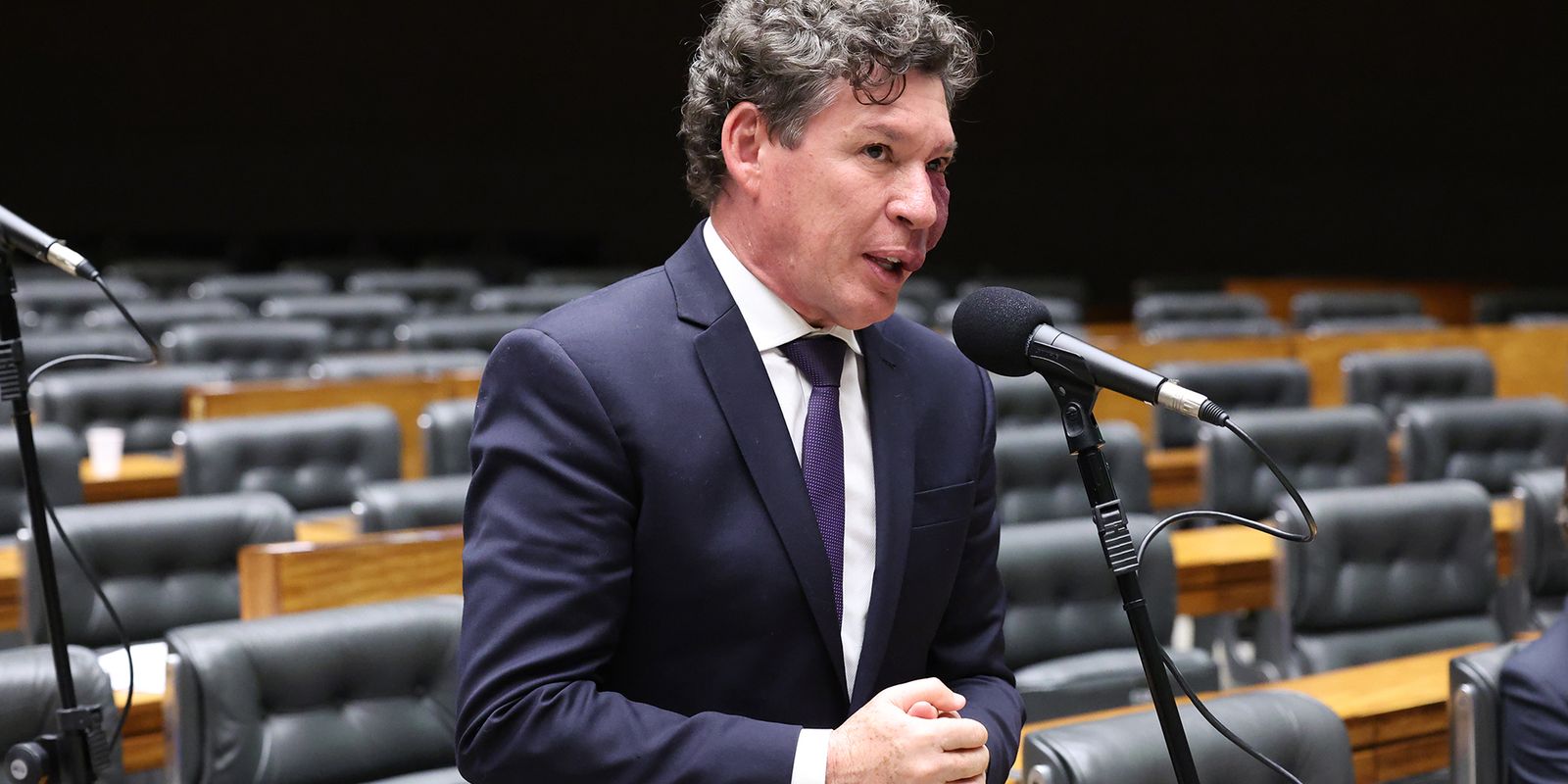 Hugo Motta define comando para comissão que avalia a taxa das blusinhas no Congresso