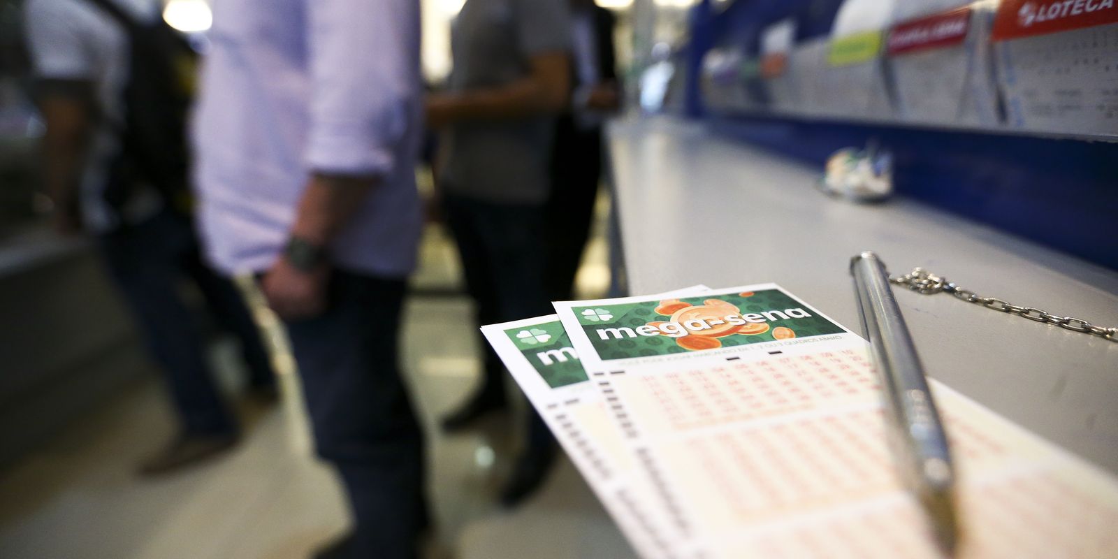 Mega-Sena acumulada vai a R$ 50 milhões após ninguém acertar as dezenas