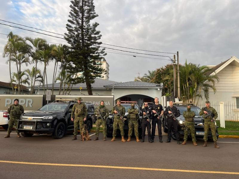 Operação contra o tráfico cumpre mandados e prende homem com drogas em Marechal