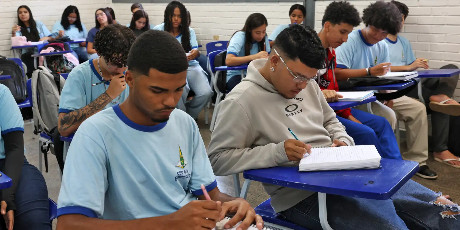 Programa Pé-de-Meia paga nova parcela a nascidos em novembro e dezembro