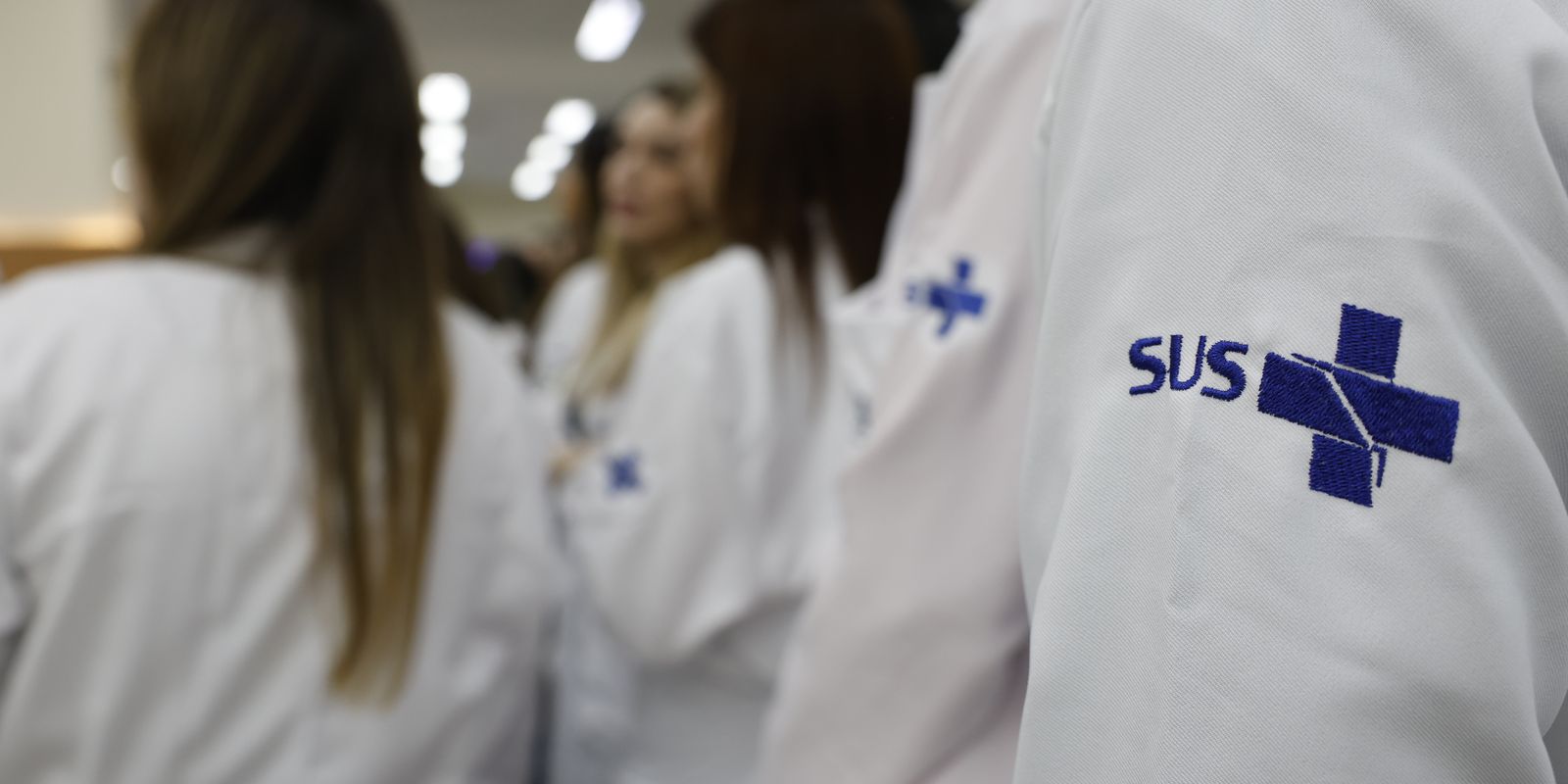 Governo prorroga a permanência de 676 médicos especialistas no SUS até 2027