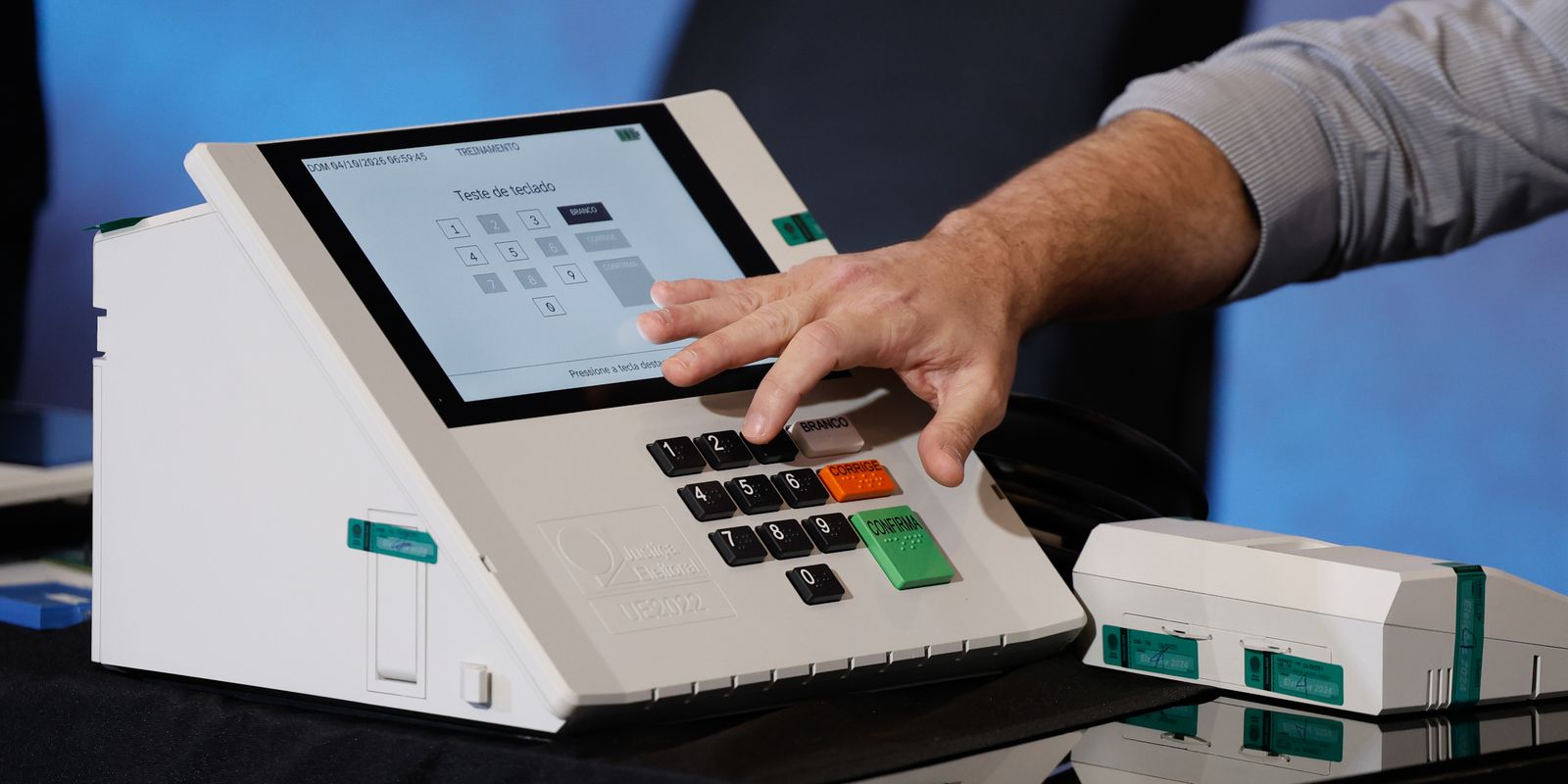 Totalização dos votos nas urnas eletrônicas é totalmente auditável, garante o TSE