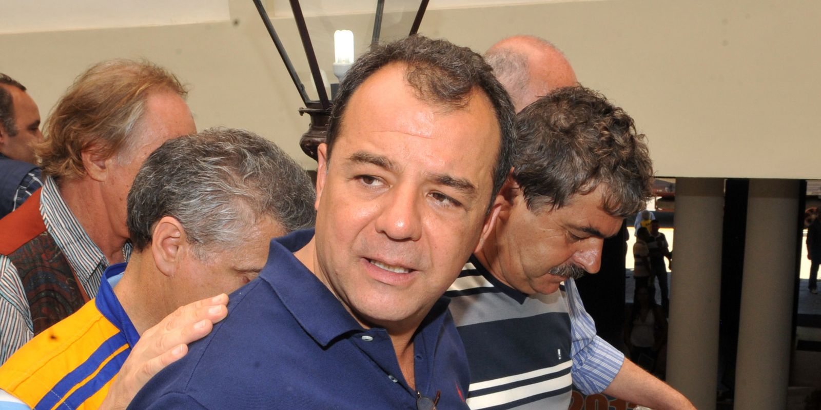 Sérgio Cabral é condenado pela Justiça por esquema de regalias em prisão do Rio
