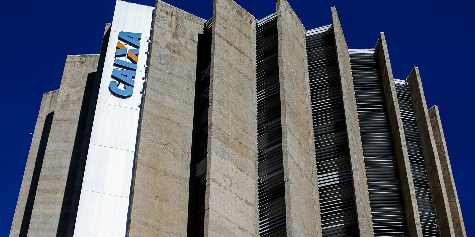 Clientes já podem contratar Pix parcelado na Caixa com prazos de até 12 meses