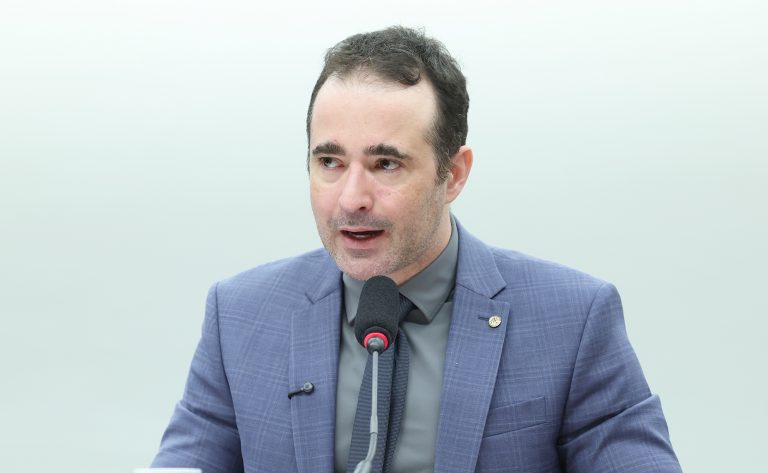Auxilio mãe atípica no valor de r$ 600 é aprovado por comissão na câmara