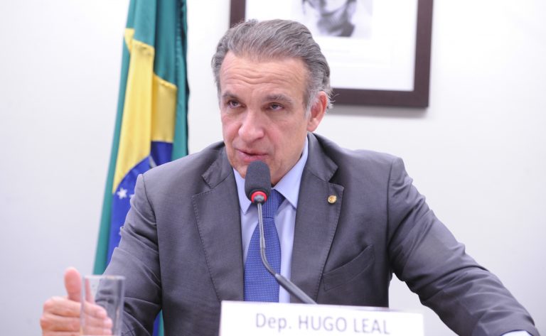 CCJ da Câmara aprova gratuidade de 15 minutos em estacionamento rotativo público