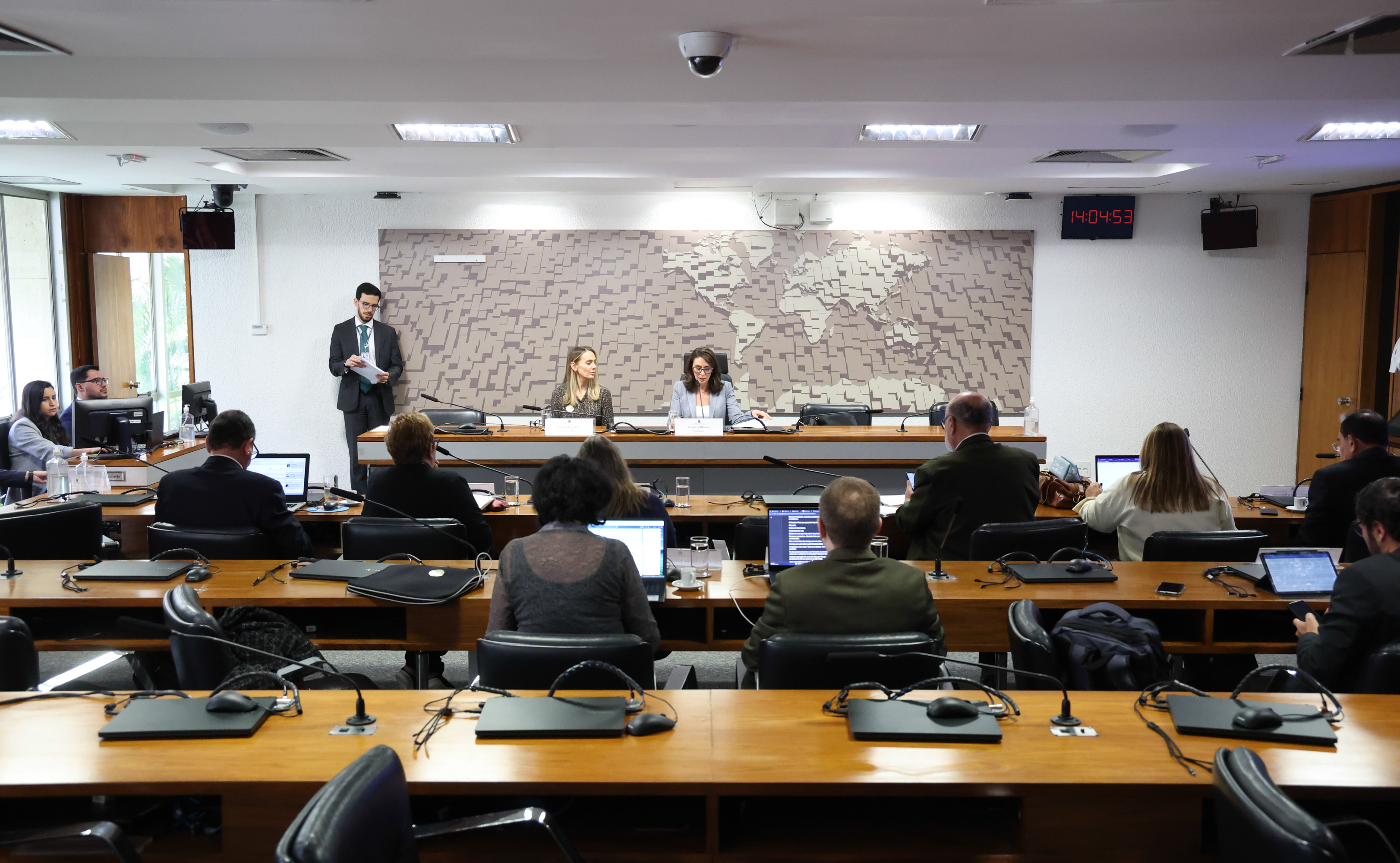Congresso debate a regulação das redes sociais em audiência nesta segunda