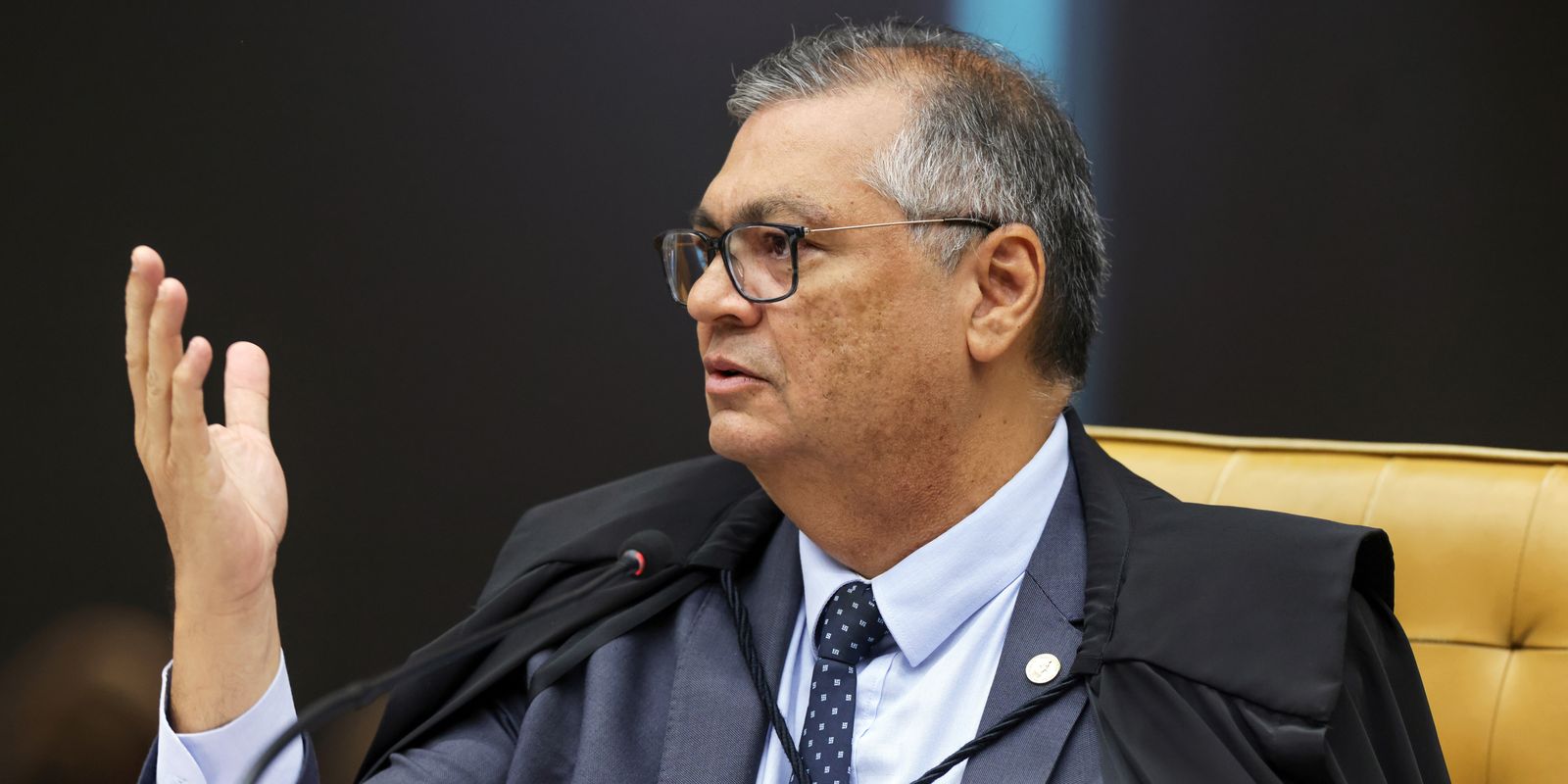 Flávio Dino retira o sigilo de investigações sobre o filme Dark Horse