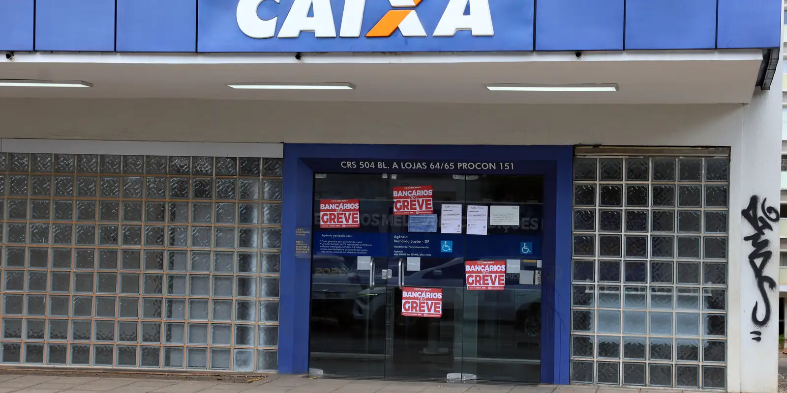 Funcionários rejeitam proposta e aprovam a continuidade da greve na Caixa